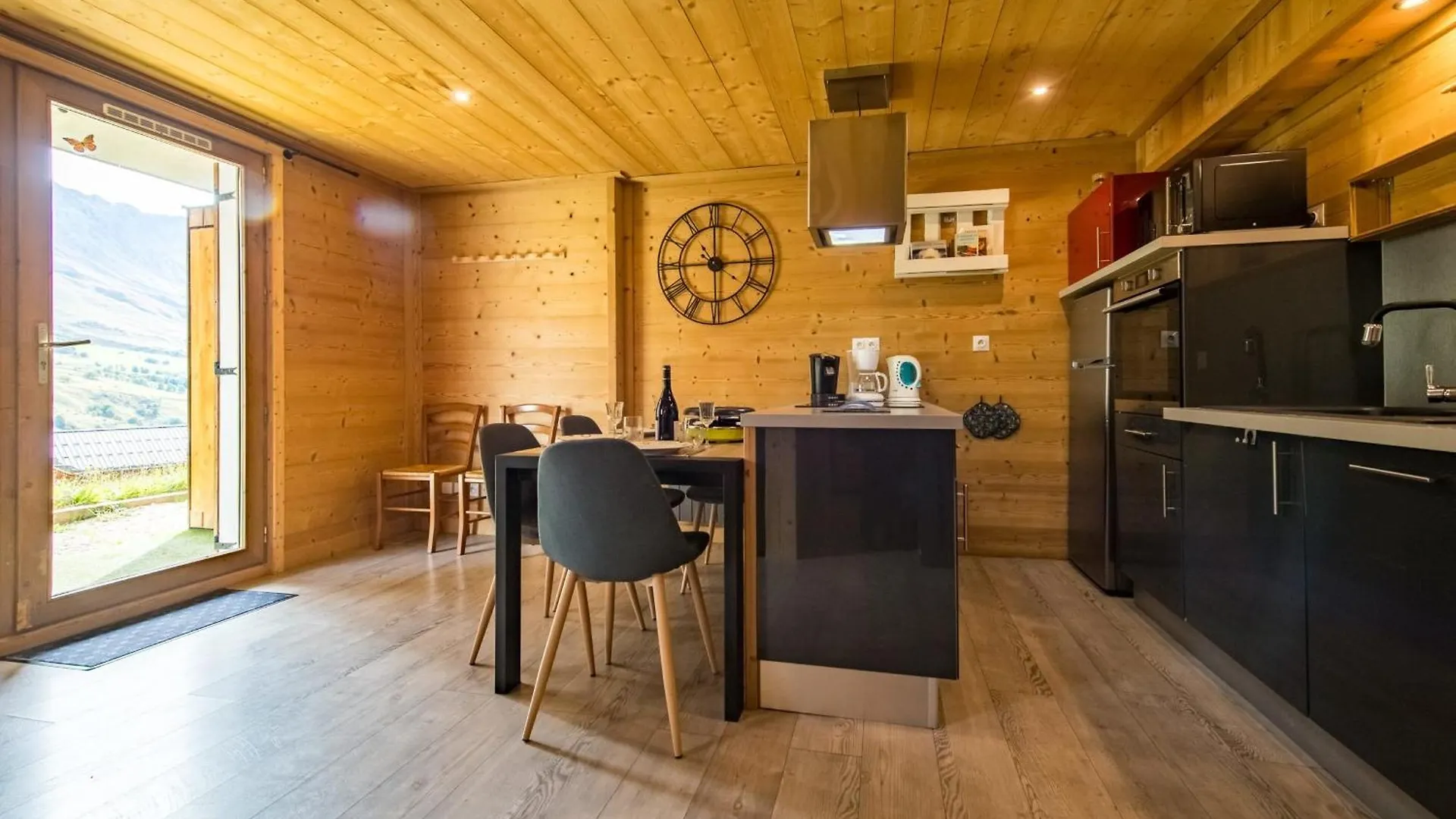 Apartment For 4 - 6 People In Albiez-Montrond