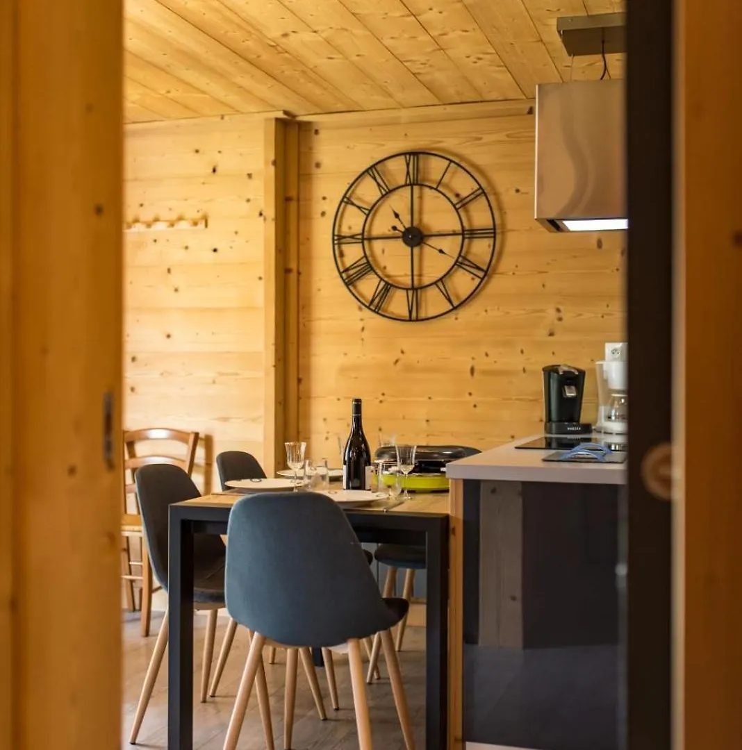 Apartment For 4 - 6 People In Albiez-Montrond 0*,